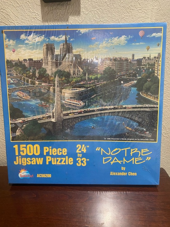 Sunsout Other - 1996, Notre Dame, 1500-Piece Jigsaw Puzzle  24x33 when Finished
